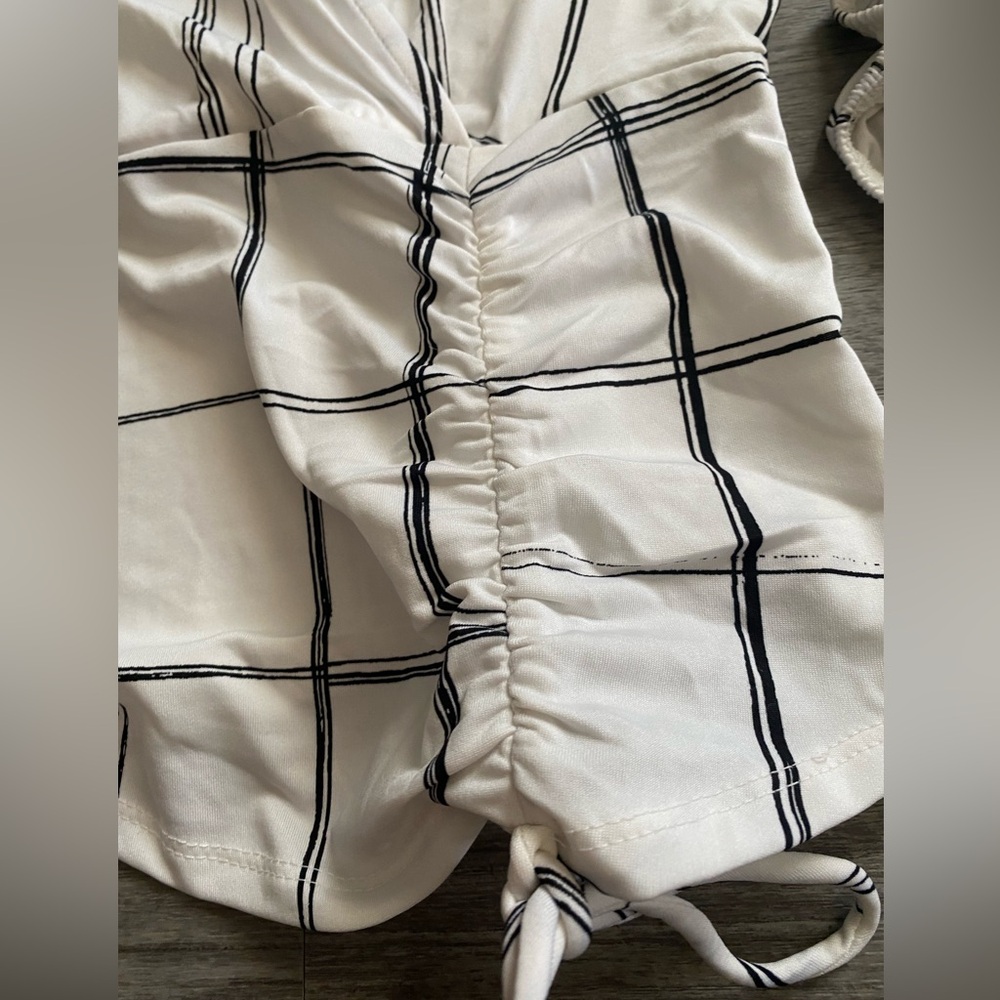 Perseption Concept Window Pane Print Surplice Top… - image 5